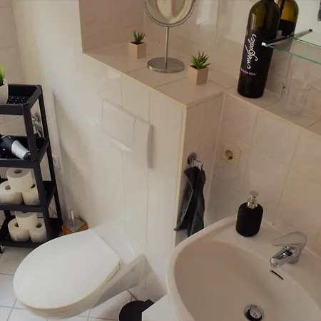 Gemutliches Altbau-apartment In Arena-nahe *